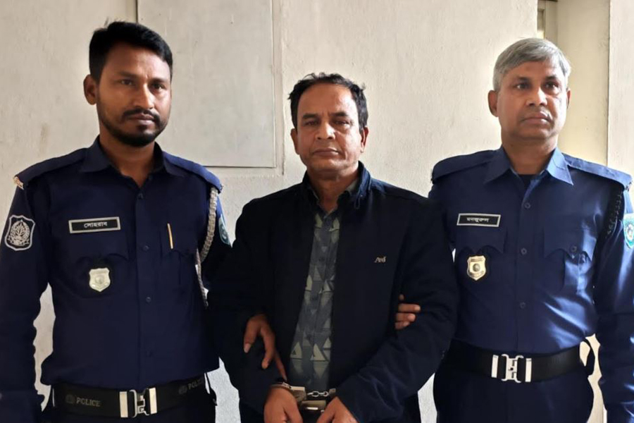 বৃদ্ধ বাবা মাকে নির্যাতন ও বাড়ি থেকে বের করে দেয়ায় ছেলে গ্রেপ্তার