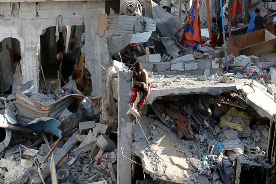 গাজায় ধ্বংসস্তূপ থেকে মিলছে একের পর এক মরদেহ