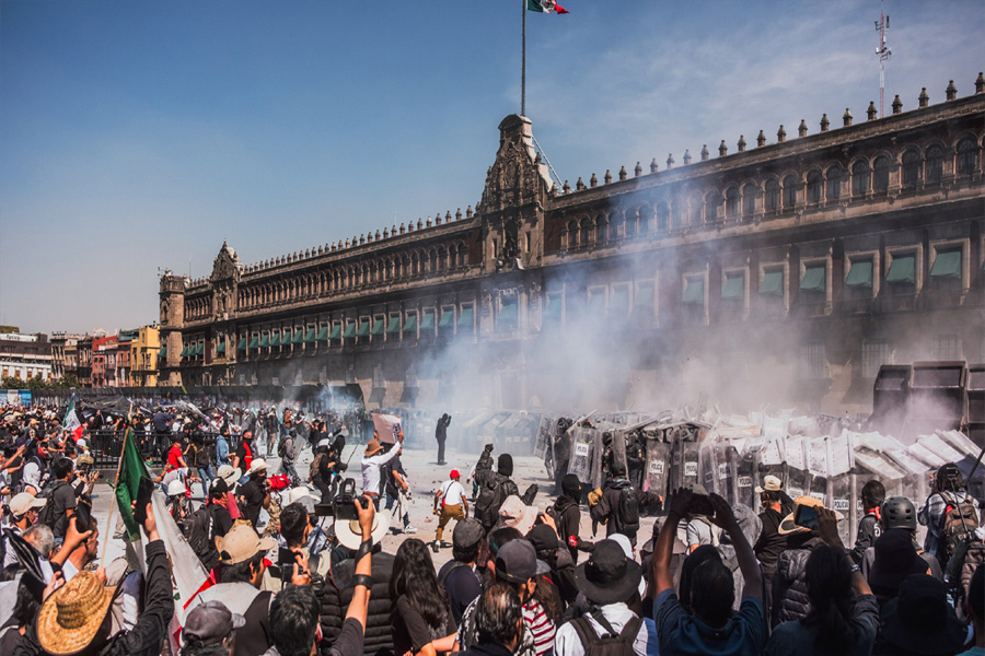 মেক্সিকোতে মেয়র হত্যার প্রতিবাদে জেন-জি আন্দোলনে সহিংসতা