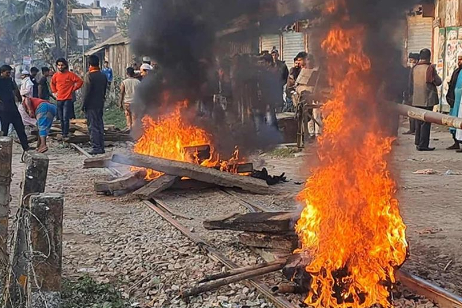 নেতাকর্মীদের অবরোধে ঢাকা-ময়মনসিংহে ট্রেন বন্ধ