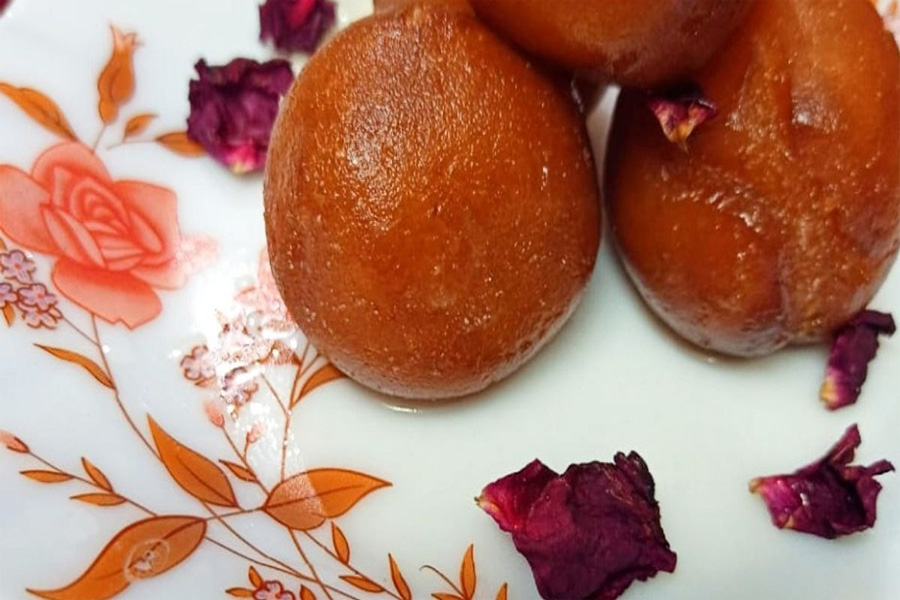 এই উৎসবে নিজ হাতে বানান সুস্বাদু গোলাপজাম
