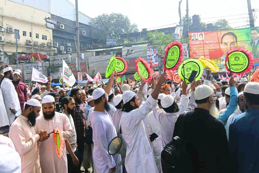 গণভোটের দাবিতে উত্তাল পল্টন, মিছিলে জামায়াতসহ ৩ দল