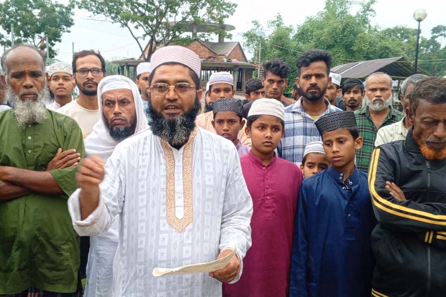 গৌরীপুরে ‘মিথ্যা মামলা’ প্রত্যাহারের দাবিতে বিক্ষোভ