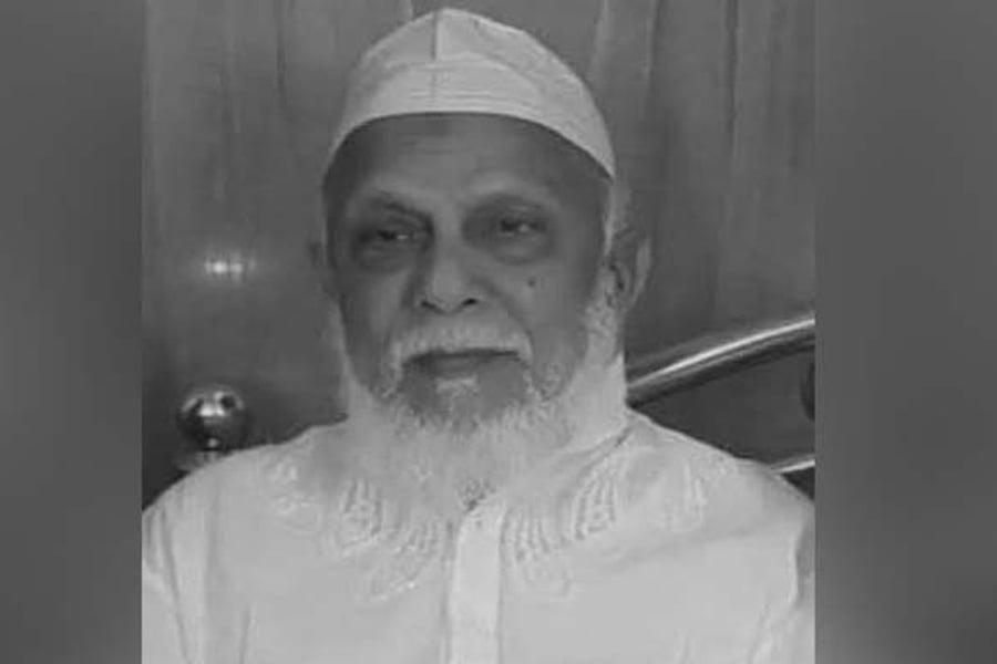 বিকেলে বিএনপি কার্যালয়ের সামনে হারুন অর রশিদের জানাজা