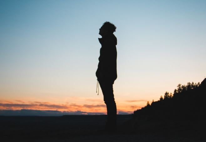 শুধু মানুষ বুঝি না