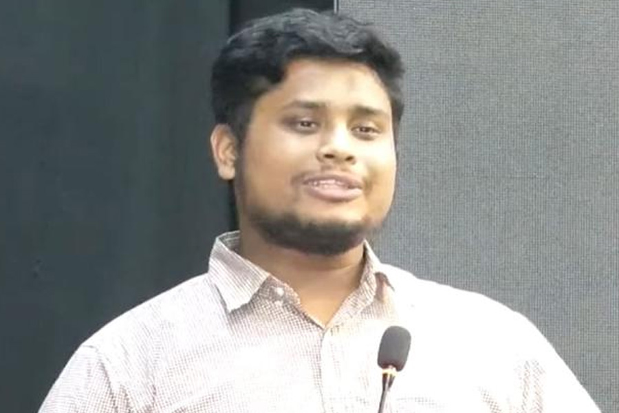 অক্সফোর্ড ইউনিয়নের আমন্ত্রণ পেলেন হাসনাত আব্দুল্লাহ