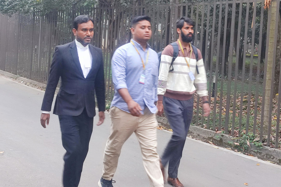 সাক্ষ্য দিতে ট্রাইব্যুনালে হাসনাত আবদুল্লাহ