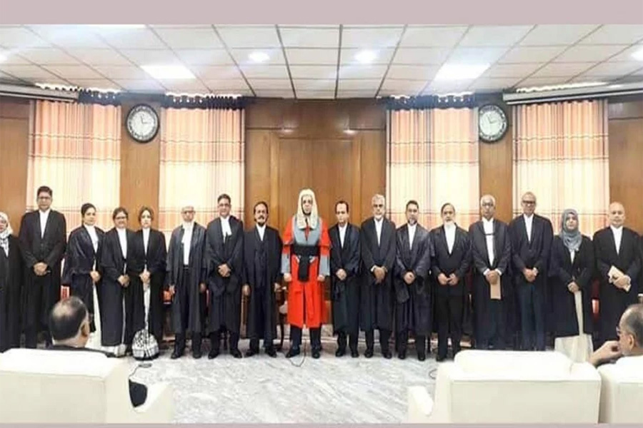 হাইকোর্টের ২২ বিচারপতির শপথ আজ