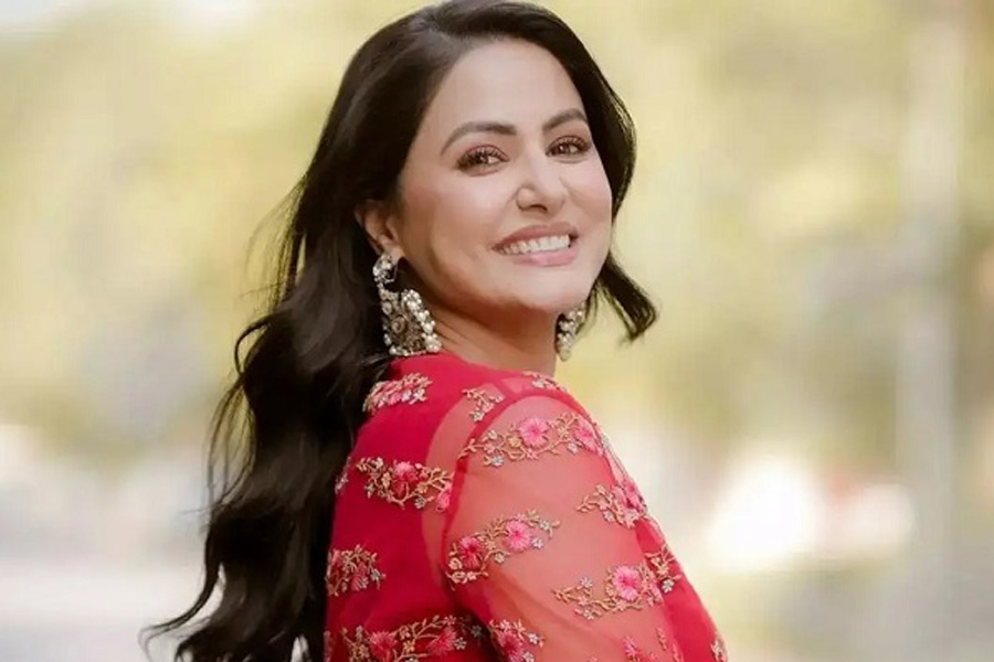 অভিনয়ে না থেকেও মাসে লাখ লাখ টাকা হিনা খানের