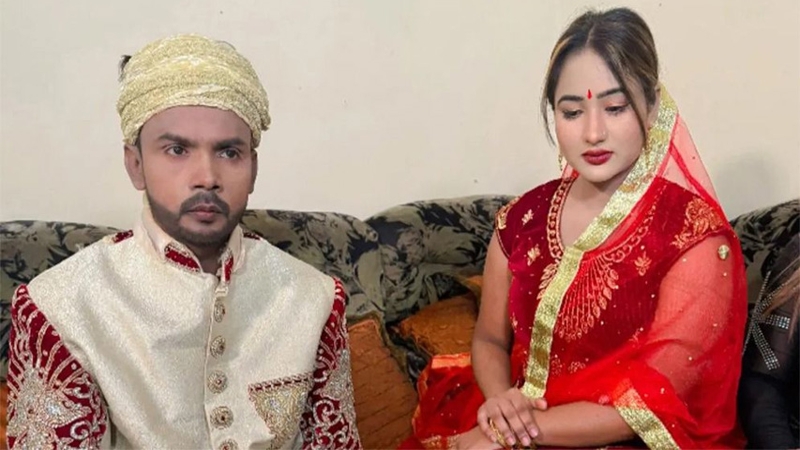 হিরো আলমকে তালাক দিলেন রিয়া মনি