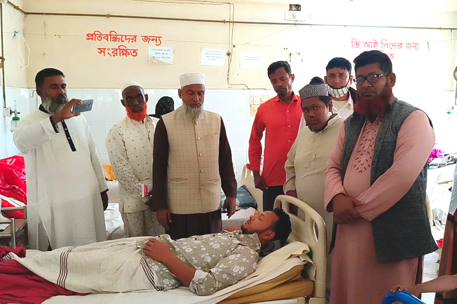 আসামি না পেয়ে স্বজনদের মারধরের অভিযোগ পুলিশের বিরুদ্ধে