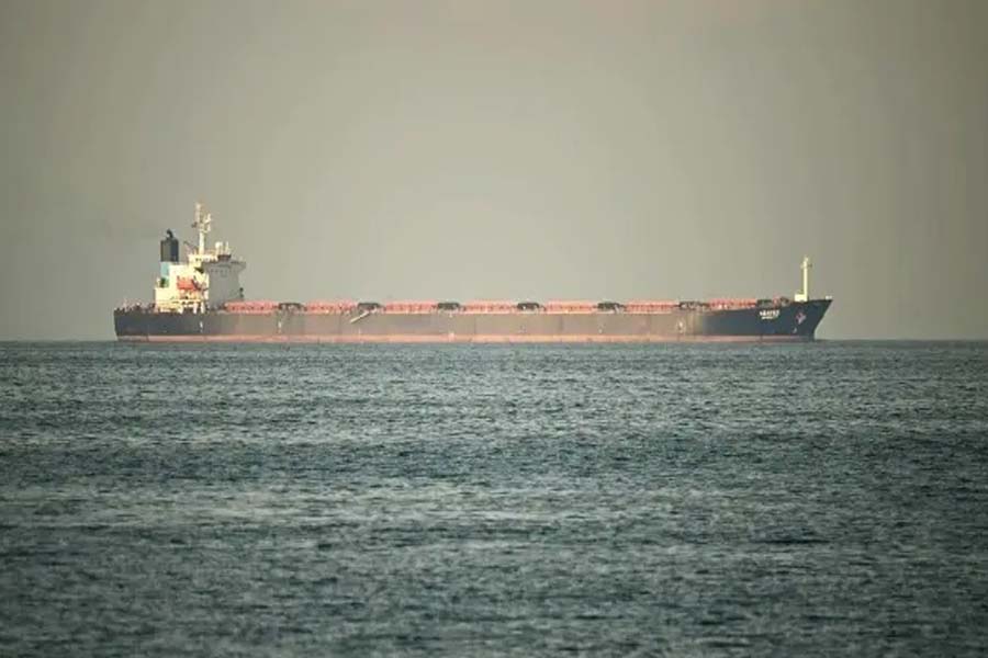 হরমুজে মার্কিন অবরোধকে পাত্তাই দিলো না চীনের জাহাজ