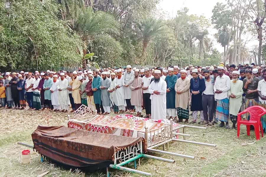 রামপালে নববধূ মিতুসহ তিনজনের দাফন সম্পন্ন