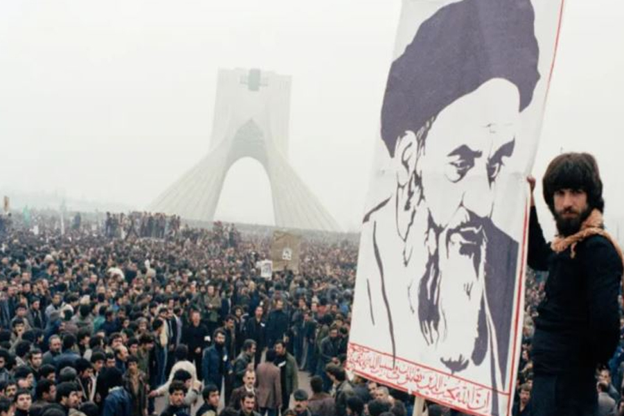 যত সংকটের মুখোমুখি হয়েছে ইরান