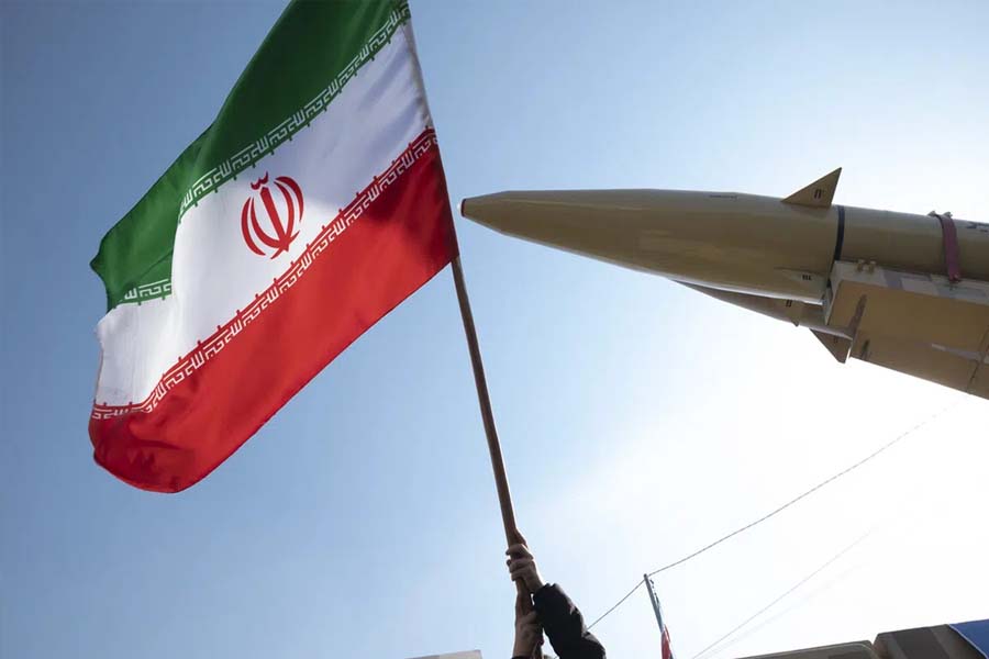 দীর্ঘমেয়াদি যুদ্ধের জন্য প্রস্তুত ইরান, নতুন অস্ত্র আসছে: আইআরজিসি