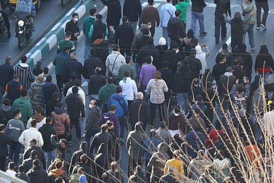 বিক্ষোভে উত্তাল ইরান, নিহত অন্তত ৩৬