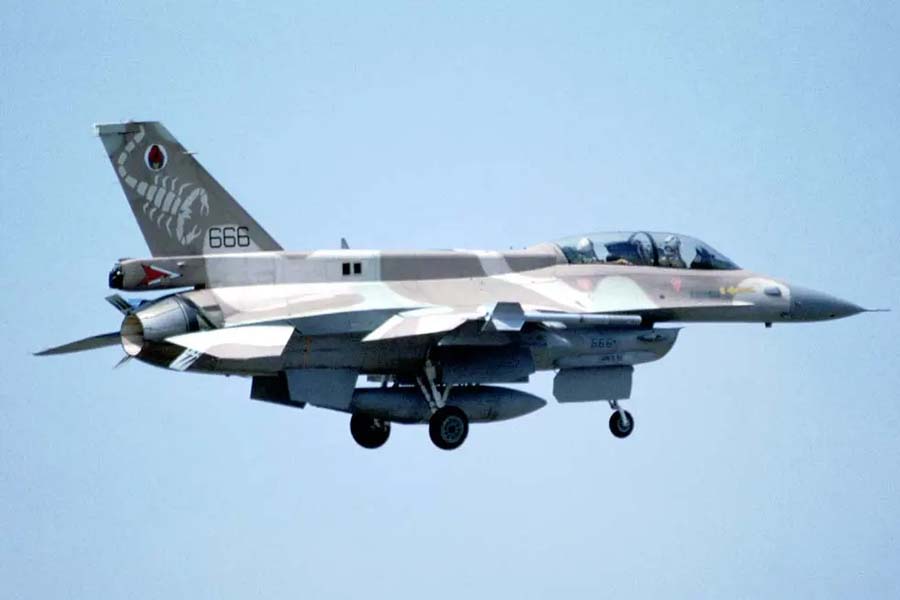 ক্ষেপণাস্ত্র ছুড়ল ইরান: লক্ষ্য ইসরায়েলের যুদ্ধবিমান