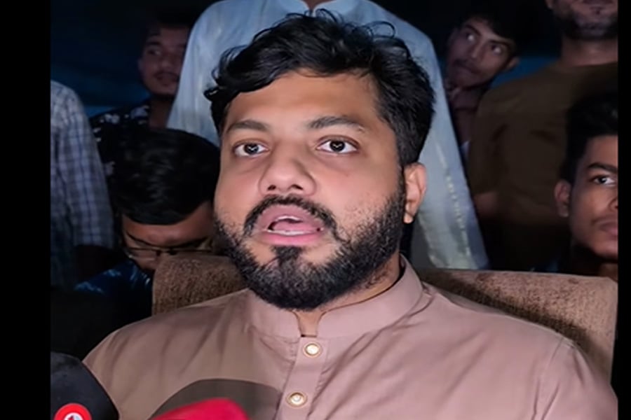 প্রতিমন্ত্রী ইশরাক হোসেন। ছবি: ভিওডি বাংলা
