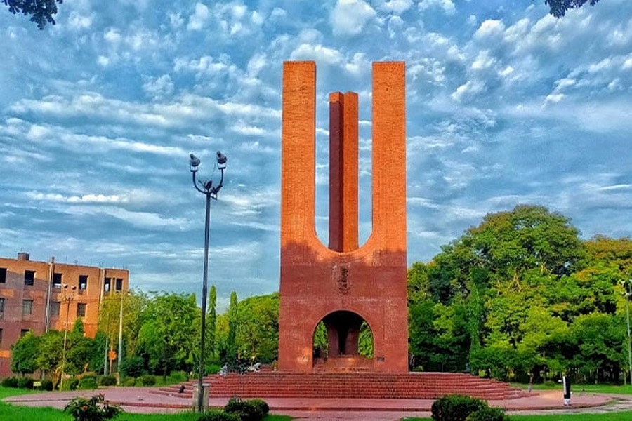 জাবি ছাত্রদলের ৩ নেতাকে শোকজ