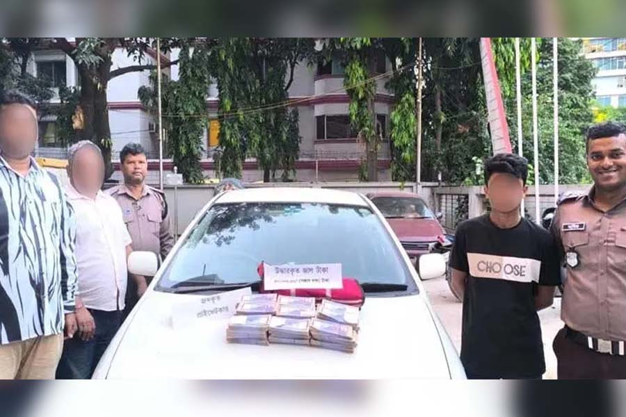 গুলশানে ৫০ লাখ টাকার জাল নোটসহ গ্রেপ্তার ৩