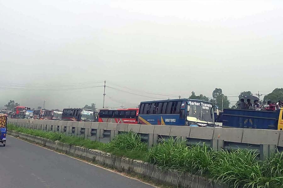 যমুনা সেতু পশ্চিম মহাসড়কে ১২ কিলোমিটার যানজট