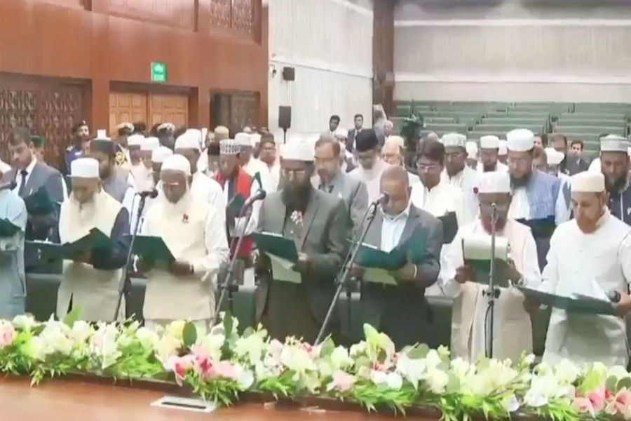 সিদ্ধান্ত বদলে শপথ নিলেন জামায়াতের নবনির্বাচিত এমপিরা