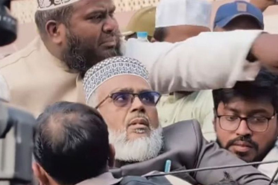 বক্তব্যের সময় মৃত্যুর কোলে ঢলে পড়লেন জামায়াতের আমির