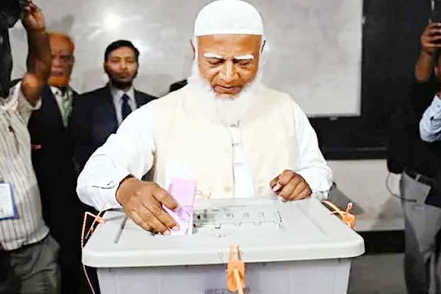 ভোট দিলেন জামায়াত আমির ডা. শফিকুর রহমান