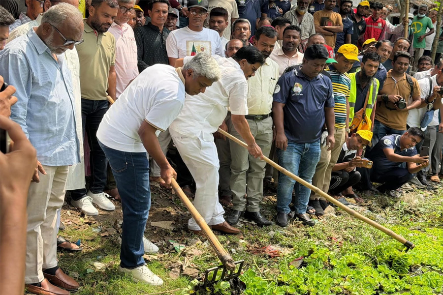 যশোরে ডেঙ্গু-চিকনগুনিয়া প্রতিরোধে পরিচ্ছন্নতা অভিযানে প্রতিমন্ত্রী অমিত