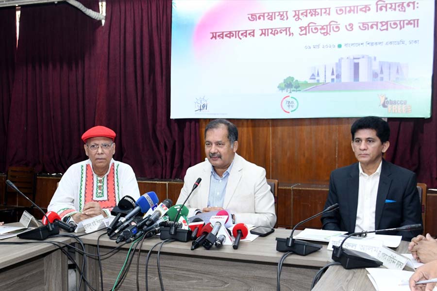 প্রকাশ্যে ধূমপান নিষিদ্ধে আইন প্রস্তাব আসছে: তথ্যমন্ত্রী