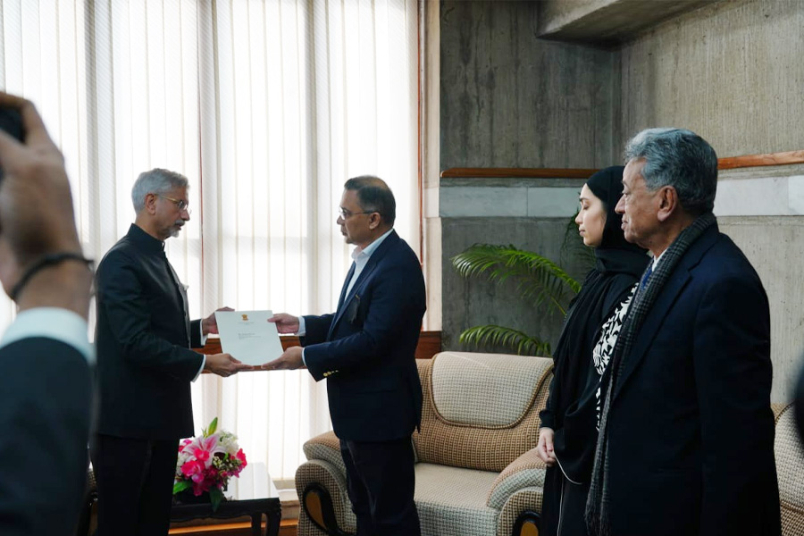 তারেক রহমানের হাতে ভারতের শোকবার্তা তুলে দিলেন জয়শঙ্কর