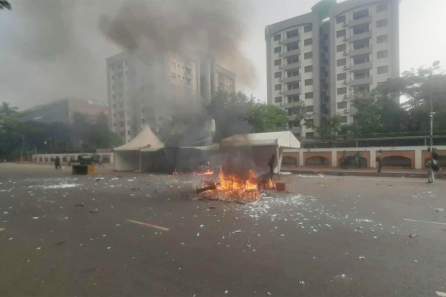 জুলাই সনদ স্বাক্ষর অনুষ্ঠান ঘিরে মানিক মিয়া এভিনিউ রণক্ষেত্র