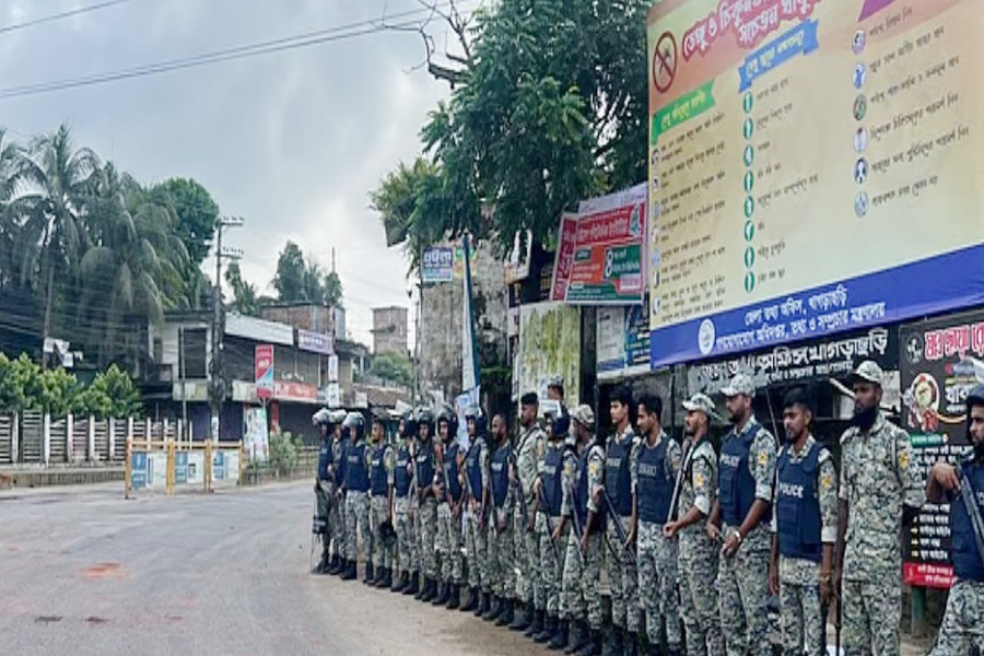 থমথমে খাগড়াছড়ি, ১৪৪ ধারার মধ্যেই অবরোধ চলছে