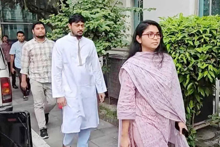 খালেদা জিয়াকে দেখতে হাসপাতালে এনসিপির নেতারা