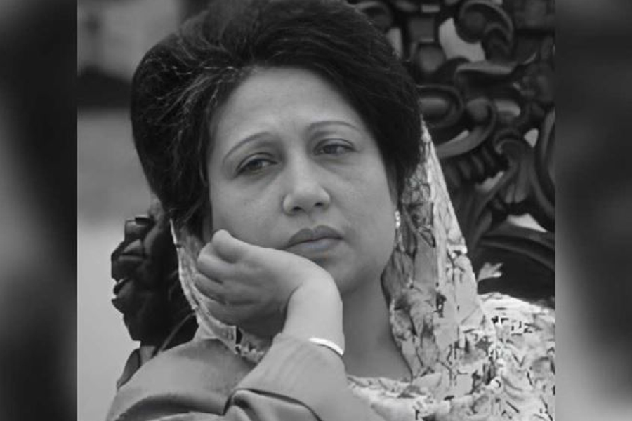 ‘আপসহীন’ নেত্রীর অন্তিম যাত্রার প্রস্তুতি