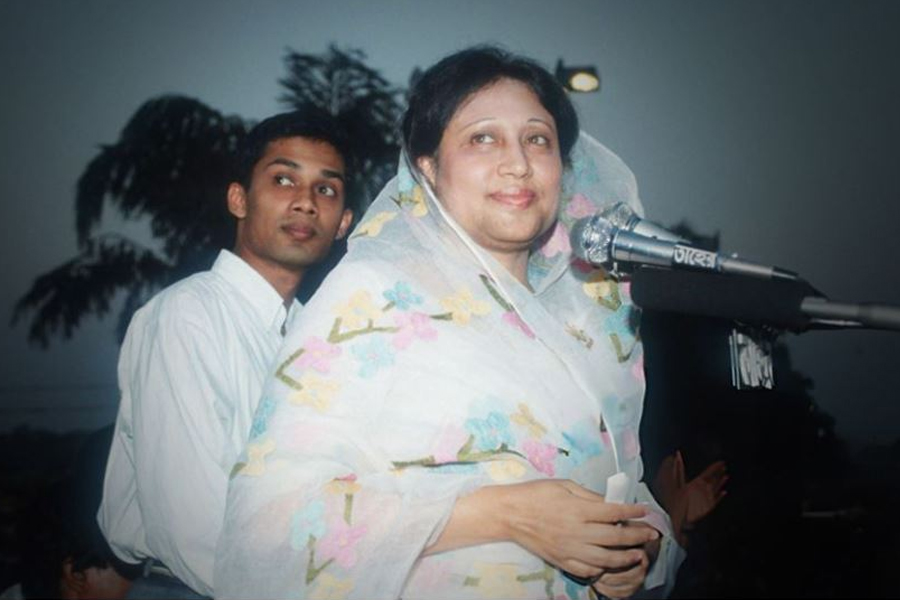 বুধবার সাধারণ ছুটি, তিনদিনের রাষ্ট্রীয় শোক