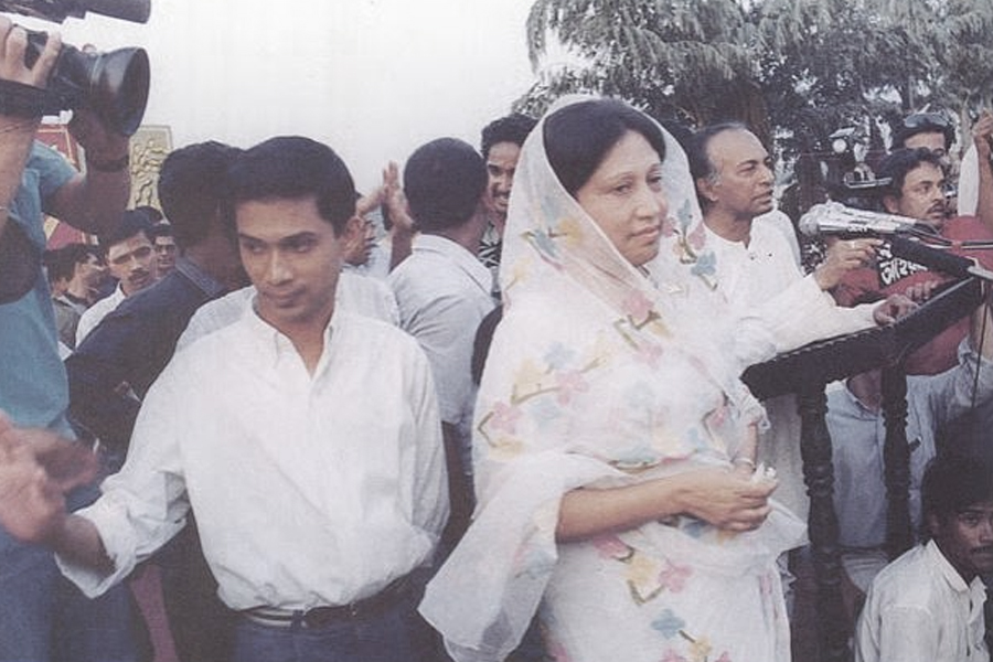 সংগ্রাম, সাহস, দেশপ্রেমের অনন্য উদাহরণ খালেদা জিয়া