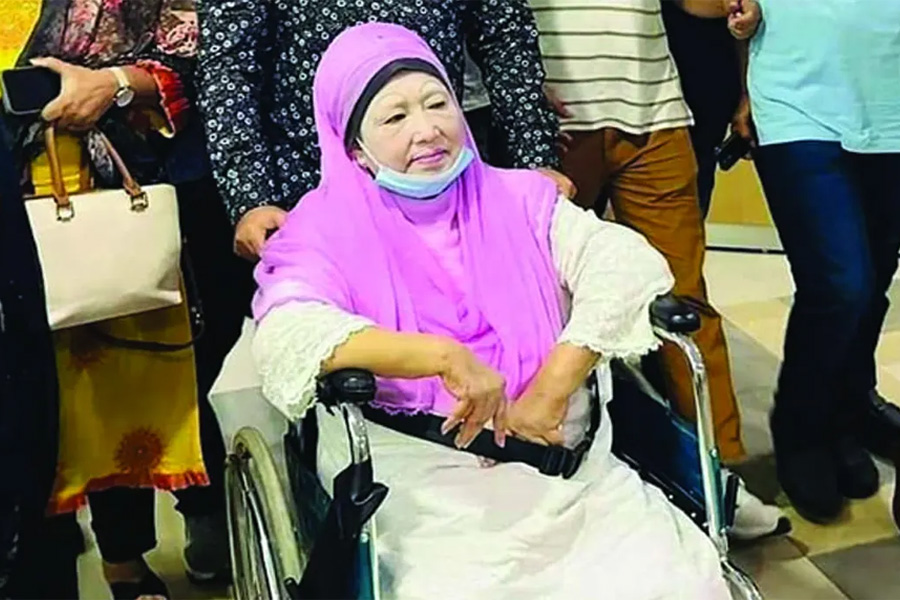 হাসপাতাল থেকে বাসায় ফিরলেন খালেদা জিয়া