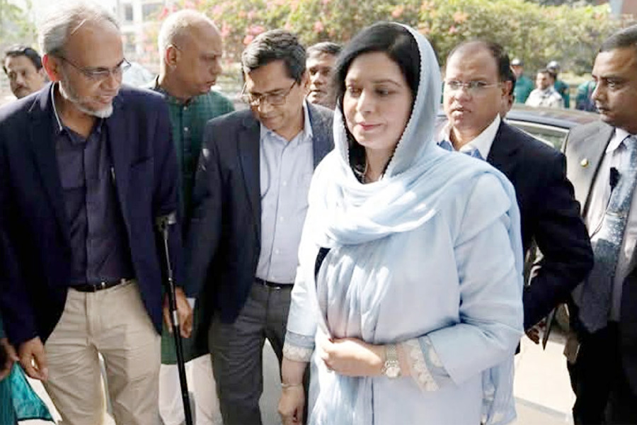 খালেদা জিয়ার অবস্থা অপরিবর্তিত, তবে চিকিৎসা গ্রহণ করছেন