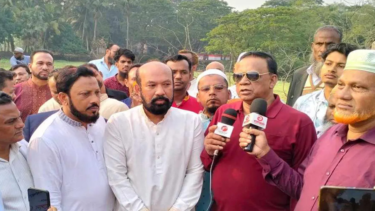 বিত্তবানরা সমাজসেবায় এগিয়ে এলে জনপদ উন্নত হবে : ব্যারিস্টার খোকন
