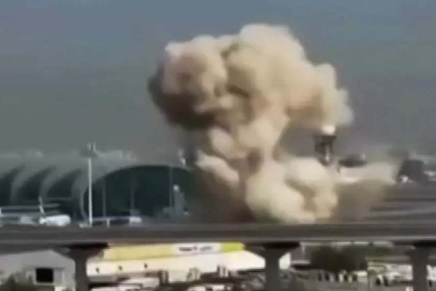 কুয়েতে ড্রোন ও ক্ষেপণাস্ত্র হামলায় দুই সীমান্তরক্ষীর মৃত্যু