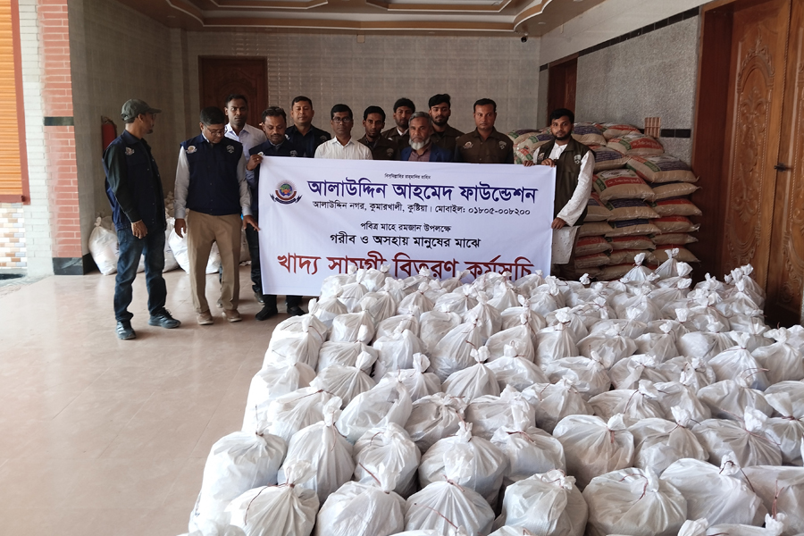 কুমারখালীতে দুই শতাধিক পরিবার পেল একমাসের খাদ্য সামগ্রী