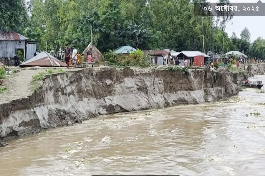 যাত্রাপুরে দুধকুমর-ব্রহ্মপুত্র ভাঙনে নিঃস্ব শতাধিক পরিবার