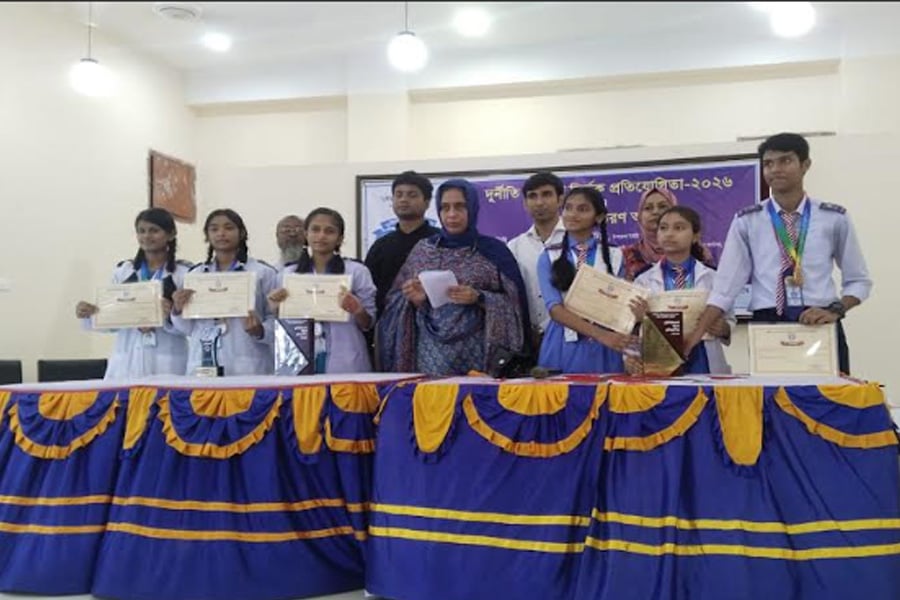 রাজারহাটে দুর্নীতিবিরোধী বিতর্ক প্রতিযোগিতা অনুষ্ঠিত