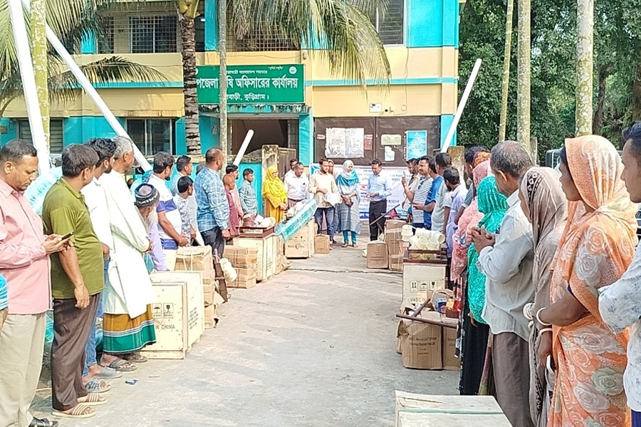 কুড়িগ্রামের ফুলবাড়ীতে কৃষকদের মাঝে সেচ সরঞ্জাম বিতরণ