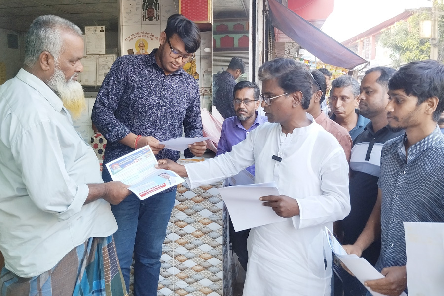 কুমারখালীতে বিএনপির লিফলেট  বিতরণ ও গণসংযোগ