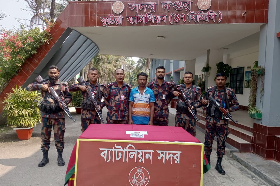 কুষ্টিয়া সীমান্তে ৪১ লাখ টাকার মাদক ও চোরাচালান পণ্য জব্দ