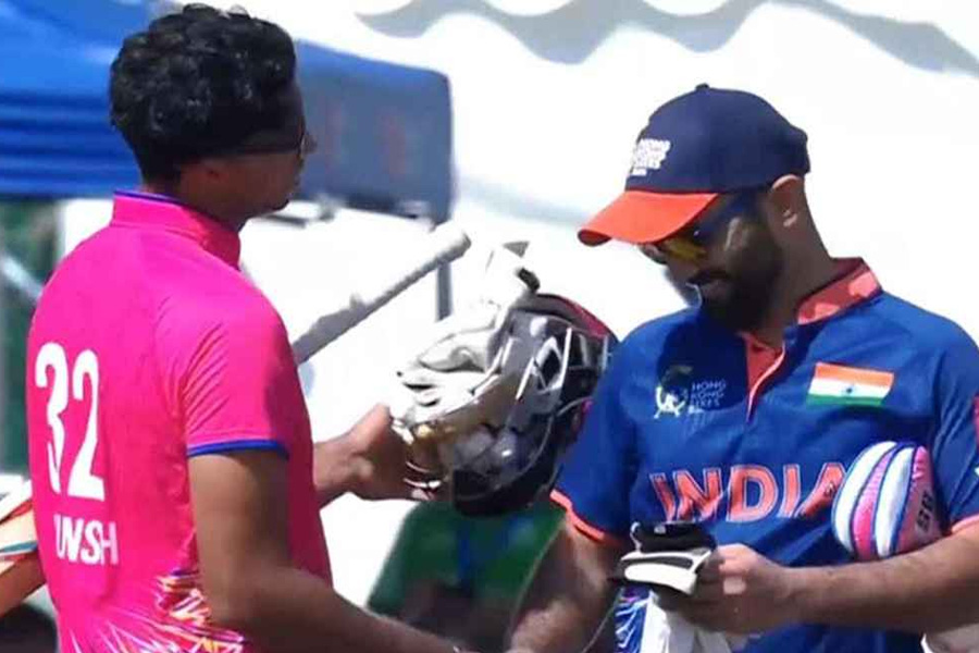 কুয়েতের পর আরব আমিরাতের কাছে বিধ্বস্ত ভারত