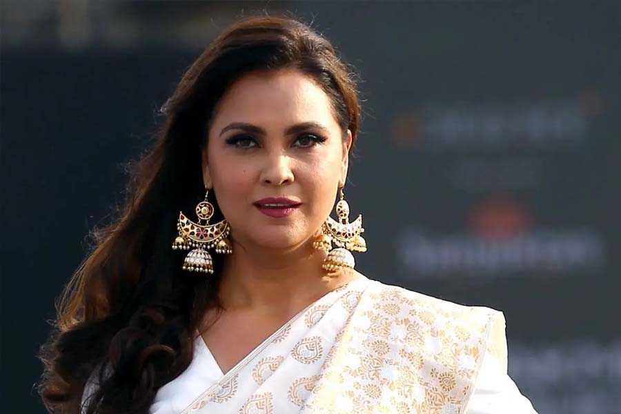 দুবাইয়ে আটকা লারা দত্ত, আতঙ্কিত পরিবার