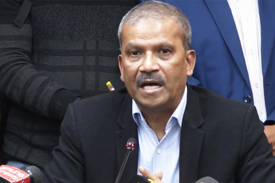 তত্ত্বাবধায়ক সরকার পুনর্বহাল: আইন উপদেষ্টার স্ট্যাটাস ভাইরাল